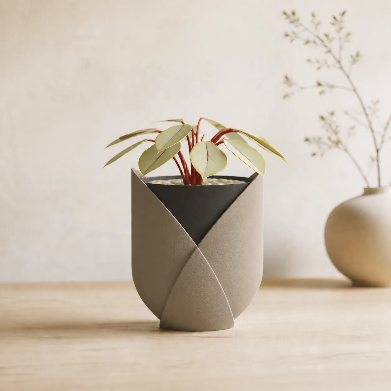 Elyndra Planter